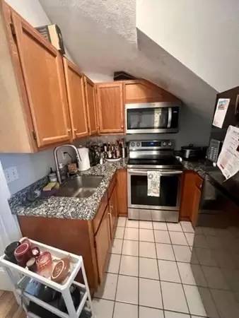 Main picture of 93 E Brookline St