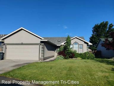 Main picture of 2121 S Arthur Loop