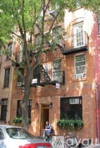 Main picture of 521 E 5th St