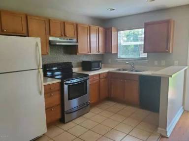 Main picture of 204 Callaway Chase Ln