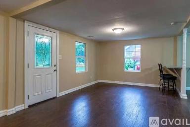Main picture of 1410 S Washington Ave