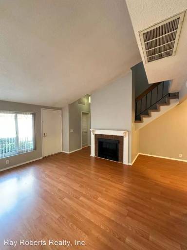 Main picture of 3366 Elm Ave