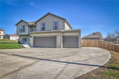 Main picture of 8421 N Bales Ave