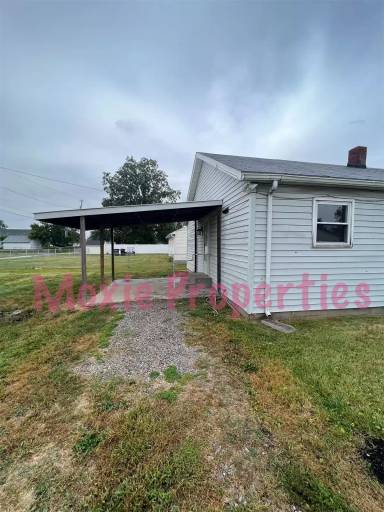 Main picture of 1053 E Elm St