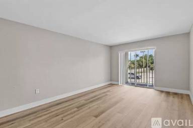Main picture of 1915 Maravilla Ave