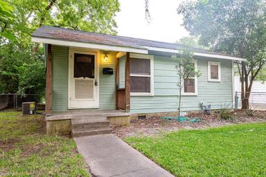 Main picture of 105 W Skyview Rd