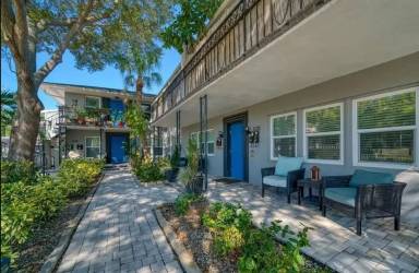 Main picture of 1120 Beach Dr NE