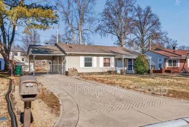 Main picture of 36 Jamestown Dr