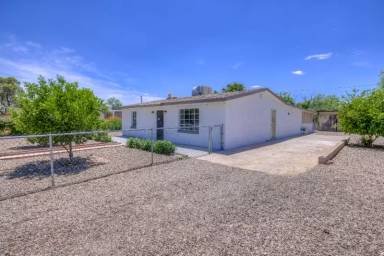 Main picture of 6608 S Burcham Ave