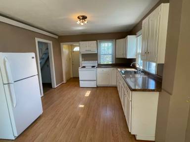 Main picture of 411 E Denver St