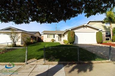 Main picture of 3269 Mount Rainier Dr