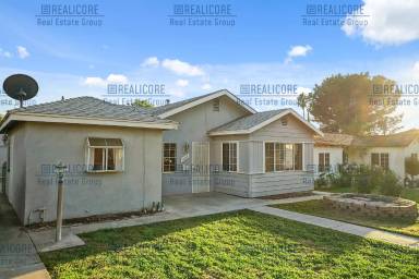 Main picture of 283 E 43rd St