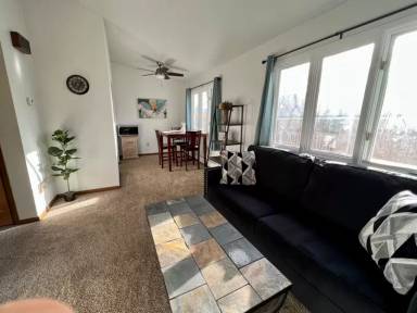 Main picture of 1330 Juneau St
