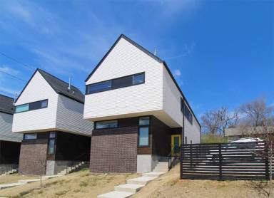 Main picture of 716 W Stone St