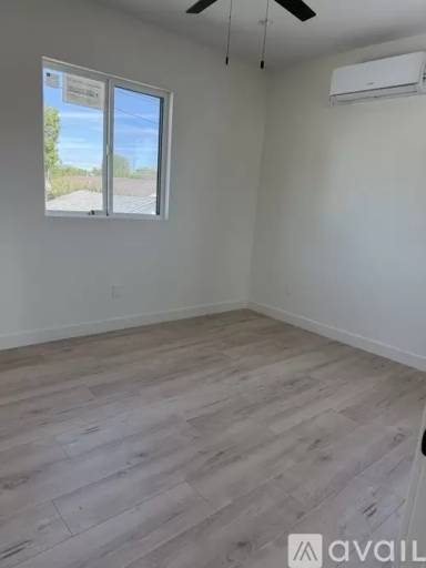Main picture of 7538 Cozycroft Ave