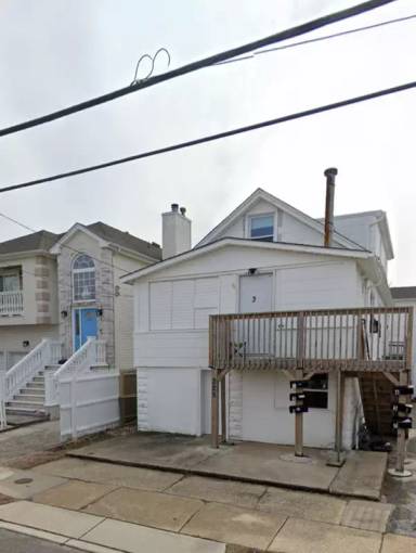 Main picture of 225 Lincoln Ave