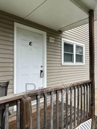 Main picture of 1116 S Elm St