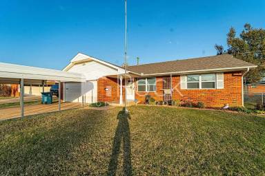 Main picture of 628 Moraine Ave