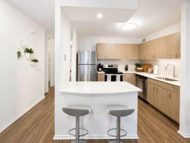 Main picture of 1122 North Dearborn Apartments