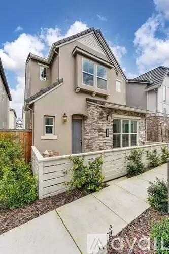 Main picture of 2355 Jay King Walk