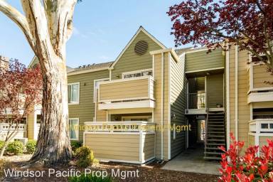 Main picture of 130 Reflections Dr