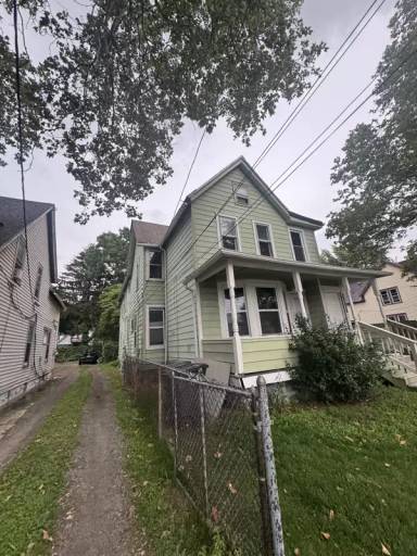 Main picture of 1427 E 51st St