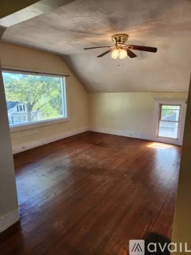 Main picture of 504 1/2 N Mulberry St