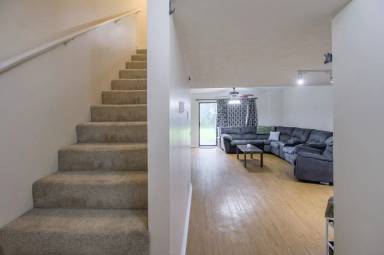 Main picture of 34 Knollwood Cir