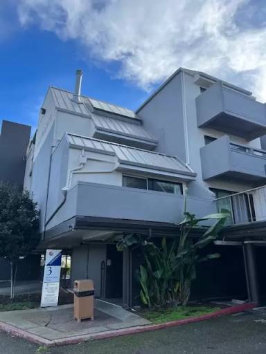 Main picture of 3 Embarcadero W