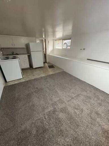 Main picture of 462 W 11th Aly