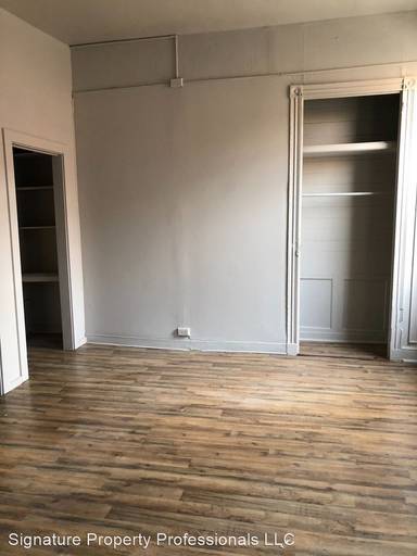 Main picture of 105 S Queen St