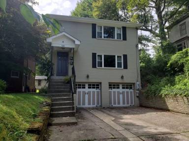 Main picture of 121 Breading Ave