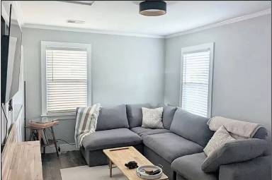 Main picture of 920 N 6th St