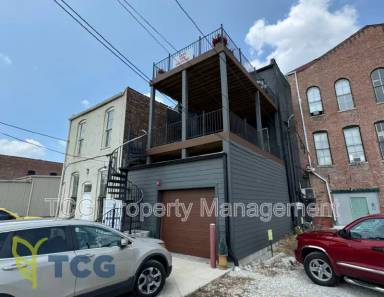 Main picture of 219 W Main St