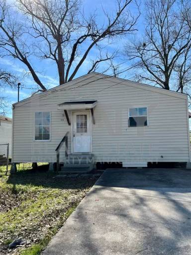 Main picture of 101 Sternberg Dr