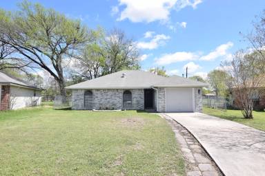 Main picture of 2410 Jerome Dr