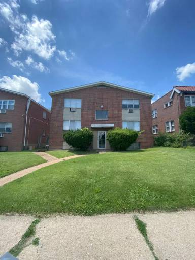 Main picture of 5784 W Florissant Ave