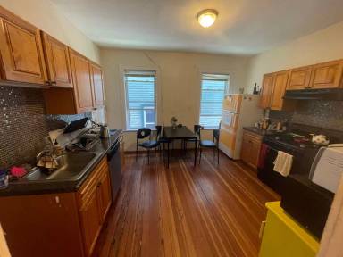 Main picture of 65 Hillside St