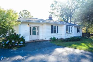 Main picture of 13 Hull Dr