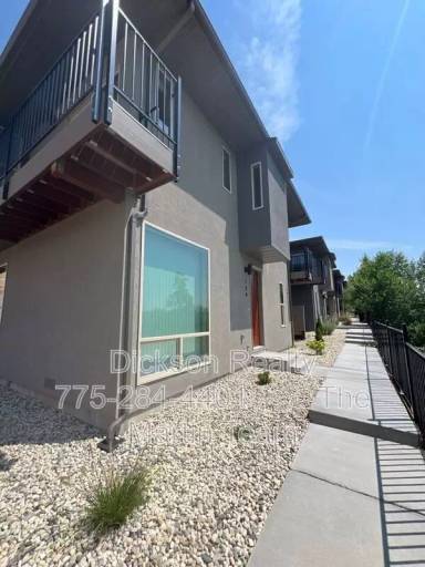 Main picture of 760 Bluffs Ct