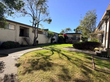 Main picture of 1650 159th Ave