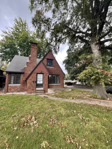 Main picture of 751 S Saint James Blvd