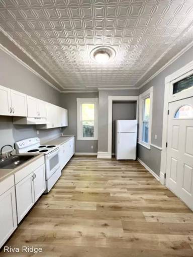 Main picture of 123 Charles St