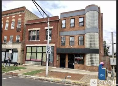 Main picture of 4632 N Francisco Ave