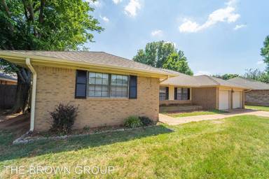 Main picture of 2208 NW 118th Ter