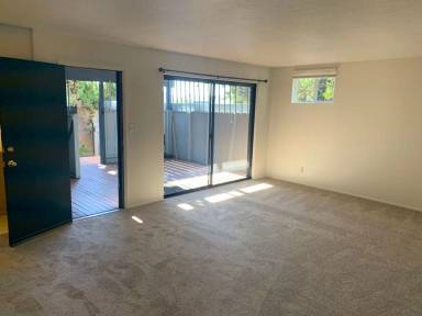 Main picture of 2240 Cambridge Ave