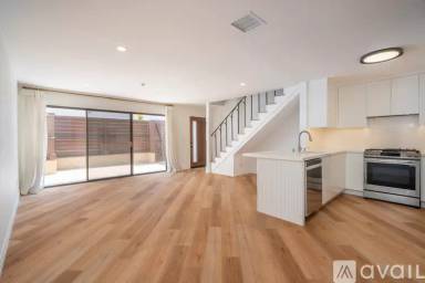 Main picture of 2402 Aviation Blvd