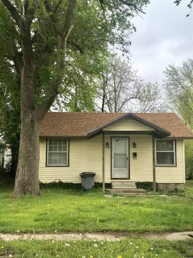 Main picture of 306 E 4th St