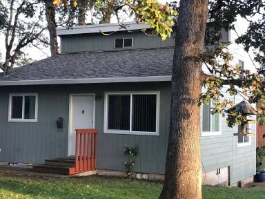Main picture of 185 W Hereford St