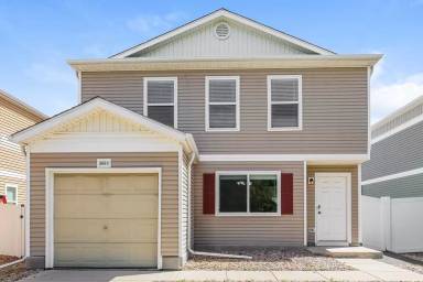 Main picture of 18619 E 46th Pl